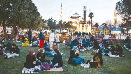 Sultanahmet’te Ramazan iklimi